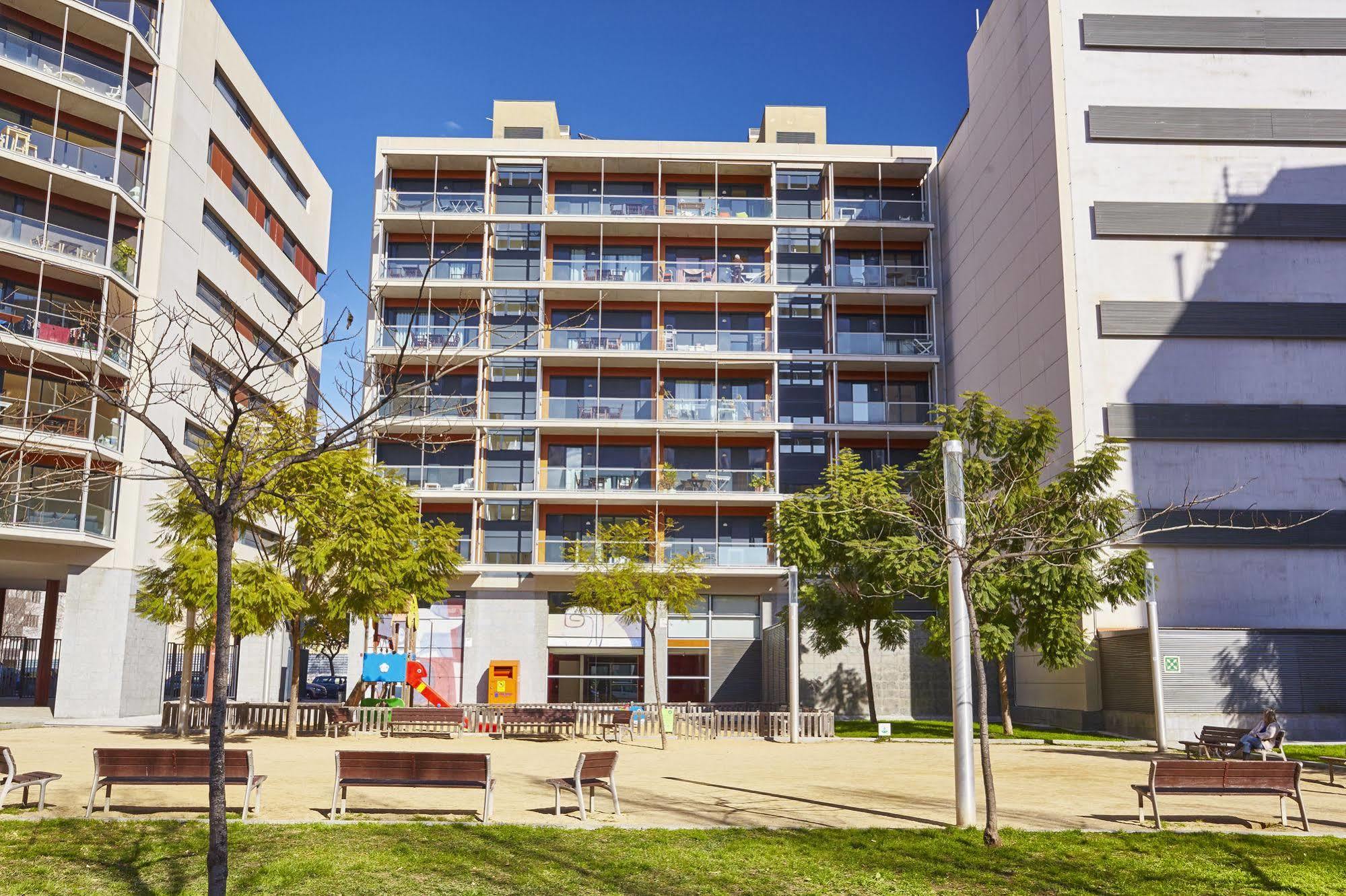The Lonely Chimney Apartments Barcelona Exterior photo